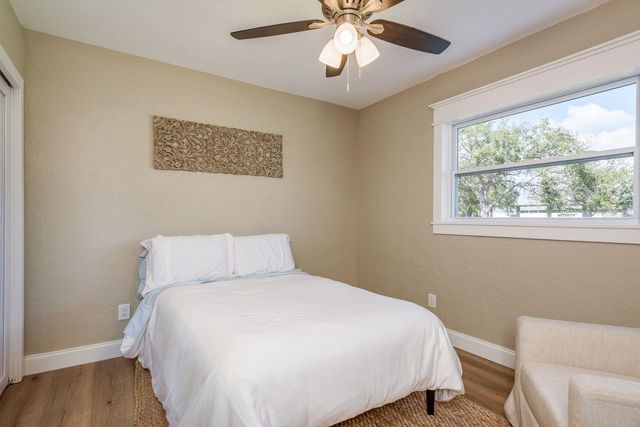 6160 22ND AVENUE N, St Petersburg, FL 33710