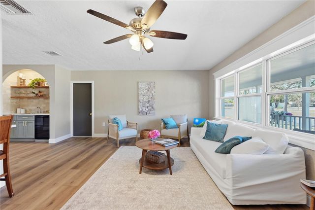 6160 22ND AVENUE N, St Petersburg, FL 33710