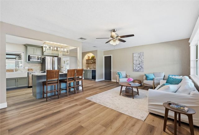 6160 22ND AVENUE N, St Petersburg, FL 33710