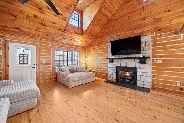 325 Evening Shadow Lane, Whitwell, TN 37397