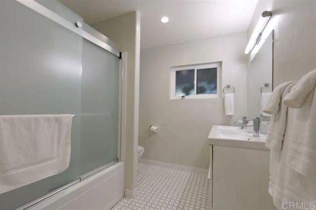 215 N Vulcan Avenue, Encinitas, CA 92024