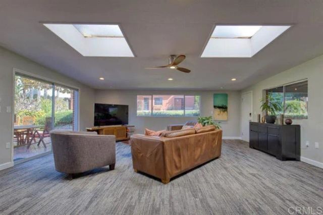 215 N Vulcan Avenue, Encinitas, CA 92024