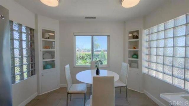 215 N Vulcan Avenue, Encinitas, CA 92024