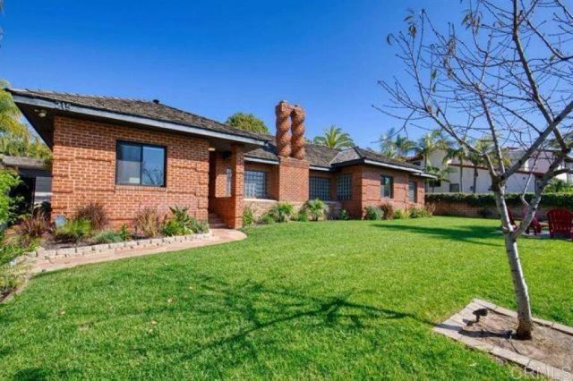 215 N Vulcan Avenue, Encinitas, CA 92024