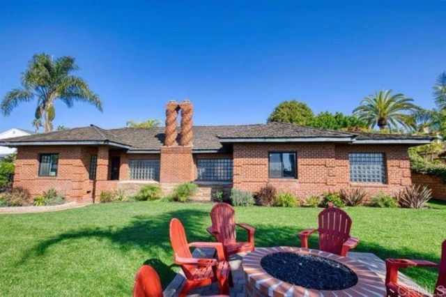 215 N Vulcan Avenue, Encinitas, CA 92024