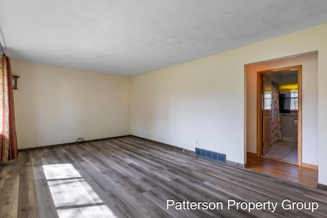 3437 John Street, Ravenna Vllg, MI 49451