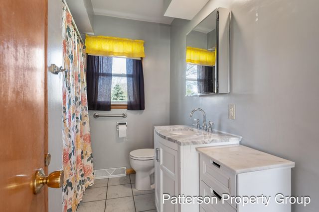 3437 John Street, Ravenna Vllg, MI 49451