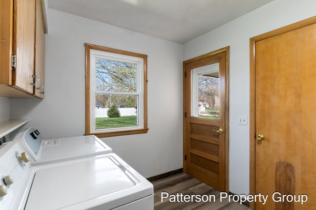 3437 John Street, Ravenna Vllg, MI 49451
