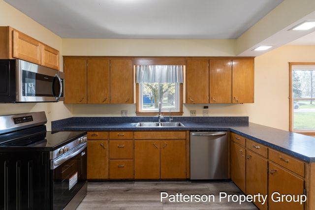 3437 John Street, Ravenna Vllg, MI 49451