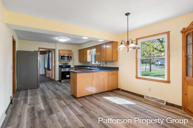 3437 John Street, Ravenna Vllg, MI 49451