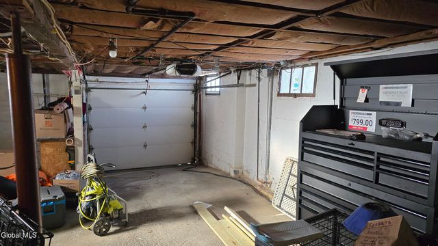 10 New York Avenue, East Greenbush, NY 12144