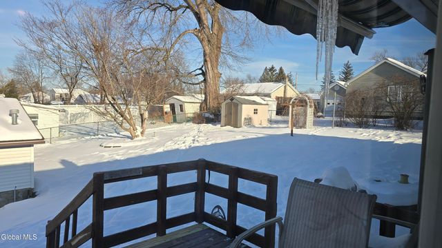 10 New York Avenue, East Greenbush, NY 12144