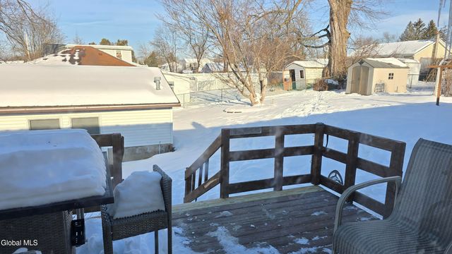 10 New York Avenue, East Greenbush, NY 12144