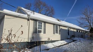 10 New York Avenue, East Greenbush, NY 12144