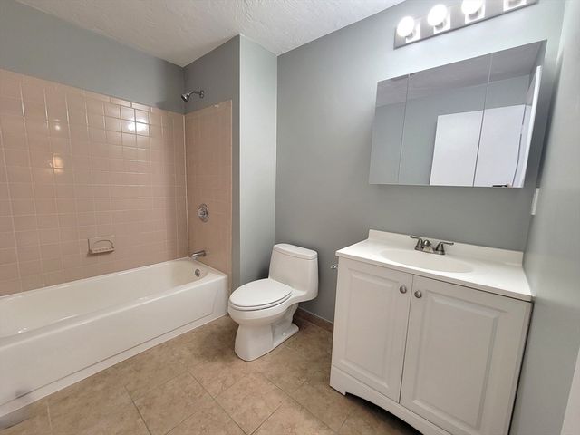 17 Elderwood Drive 17, Stoughton, MA 02072