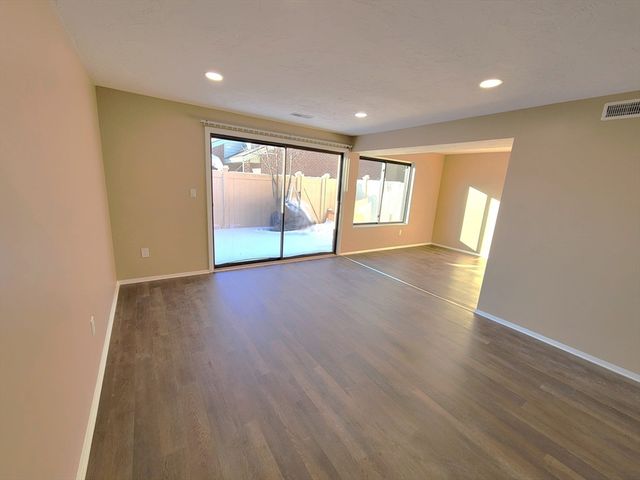 17 Elderwood Drive 17, Stoughton, MA 02072