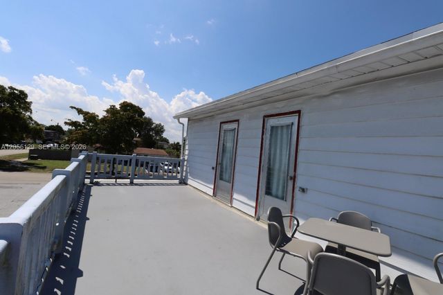 141 Mcarthur Parkway A, Pembroke Pines, FL 33024