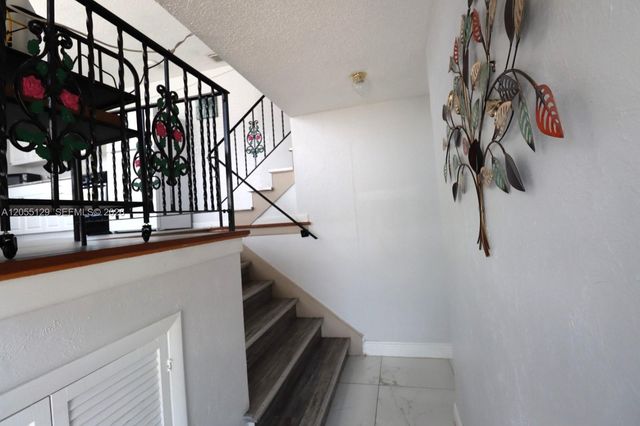 141 Mcarthur Parkway A, Pembroke Pines, FL 33024