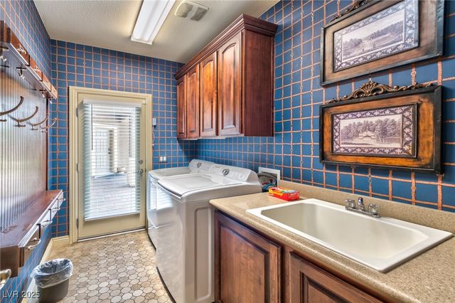 7210 El Malpais Street, Las Vegas, NV 89118