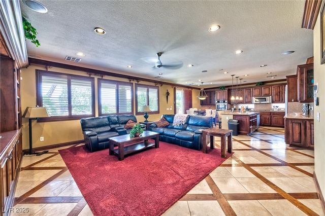 7210 El Malpais Street, Las Vegas, NV 89118