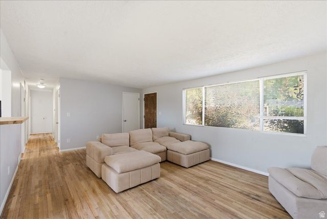 2355 E 7645 S, Cottonwood Heights, UT 84121