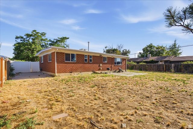 2355 E 7645 S, Cottonwood Heights, UT 84121