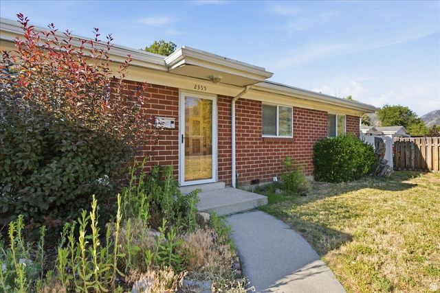 2355 E 7645 S, Cottonwood Heights, UT 84121