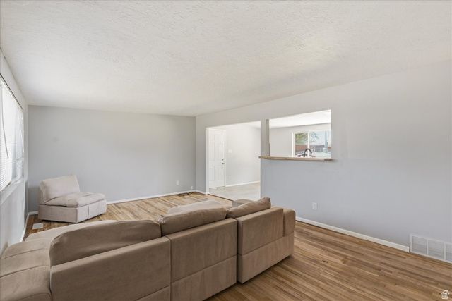 2355 E 7645 S, Cottonwood Heights, UT 84121