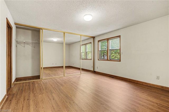1913 Stonewood Drive, Winston-salem, NC 27103