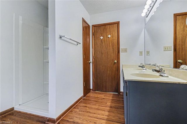 1913 Stonewood Drive, Winston-salem, NC 27103