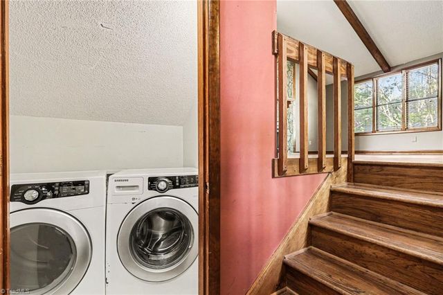 1913 Stonewood Drive, Winston-salem, NC 27103
