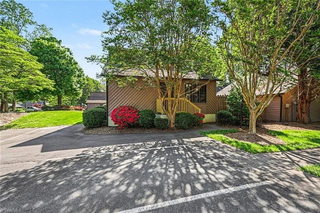 1913 Stonewood Drive, Winston-salem, NC 27103