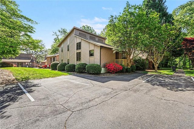 1913 Stonewood Drive, Winston-salem, NC 27103