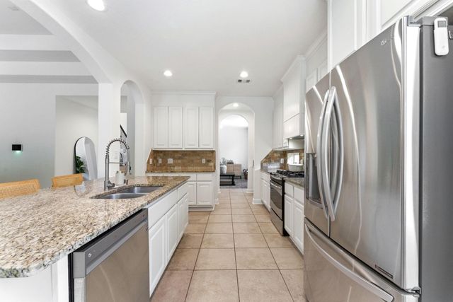 94 Buck Trail Place, Spring, TX 77389