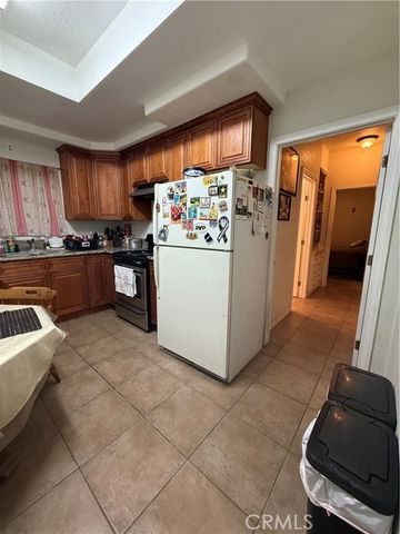 407 N Philadelphia Street, Anaheim, CA 92805