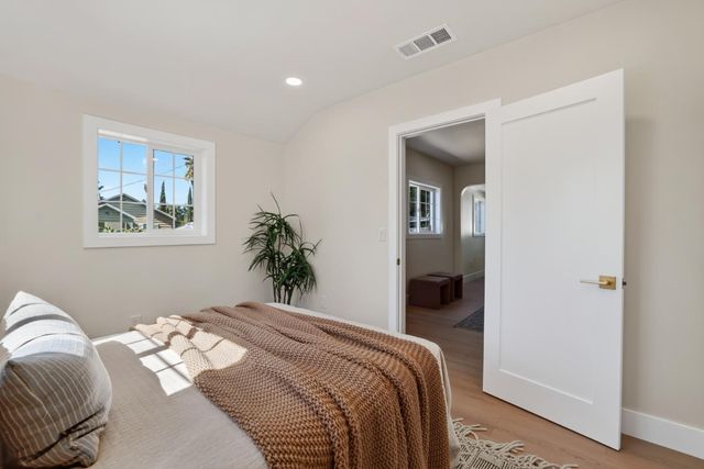 4564 15th Ave, Sacramento, CA 95820