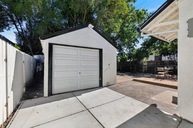 4564 15th Ave, Sacramento, CA 95820