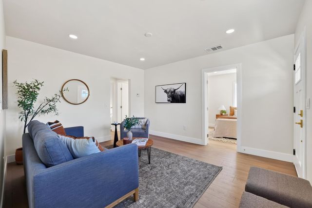 4564 15th Ave, Sacramento, CA 95820