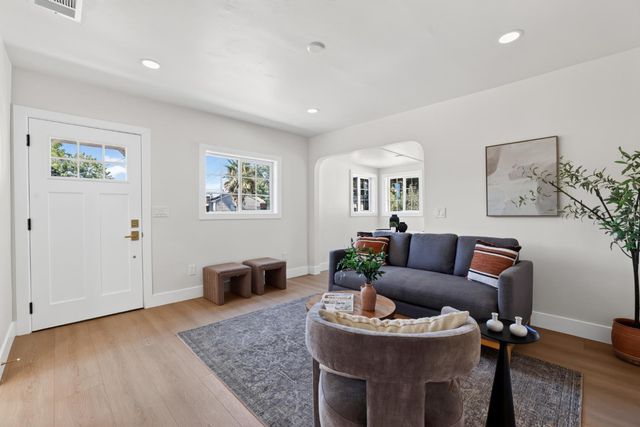 4564 15th Ave, Sacramento, CA 95820