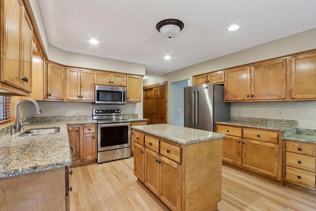 2615 Lavine LANE, Waukesha, WI 53189