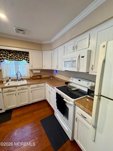 56 Carlisle Road, Toms River, NJ 08757