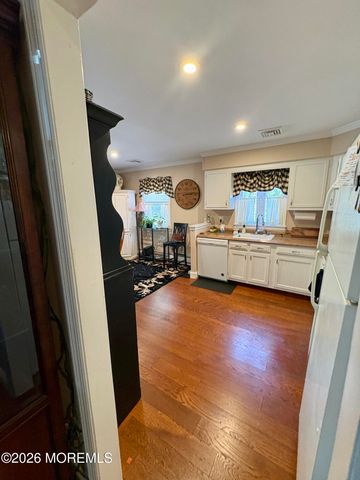 56 Carlisle Road, Toms River, NJ 08757