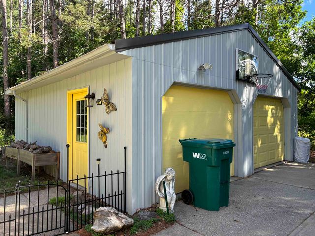 2190 Pine Crescent Drive, Farwell, MI 48622