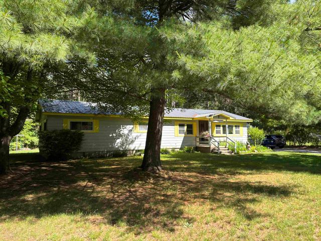 2190 Pine Crescent Drive, Farwell, MI 48622
