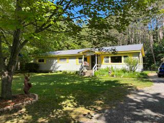 2190 Pine Crescent Drive, Farwell, MI 48622
