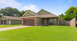 606 E Glenview Street, Neosho, MO 64850