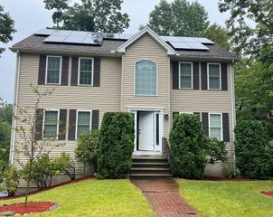 142 Olean St 1, Worcester, MA 01602