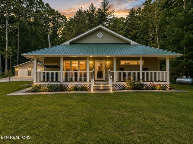 213 Indian Rock Tr, Jamestown, TN 38556