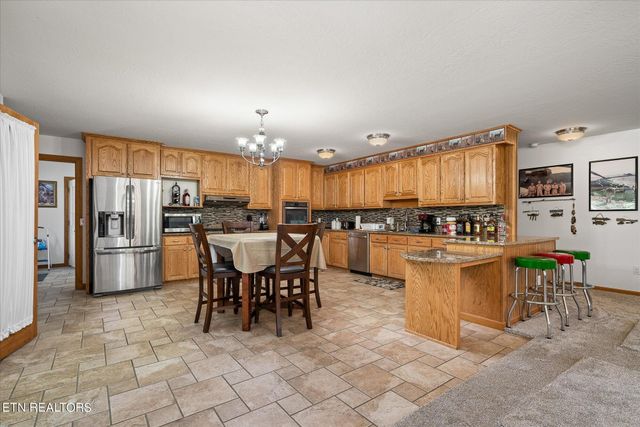 213 Indian Rock Tr, Jamestown, TN 38556