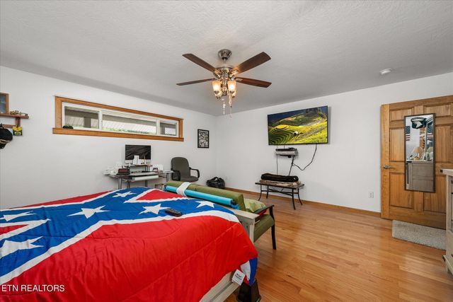 213 Indian Rock Tr, Jamestown, TN 38556